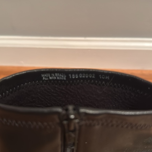 Franco Sarto heeled zip bootie. Size 10 with Oxford stitching detail. - Picture 7 of 7